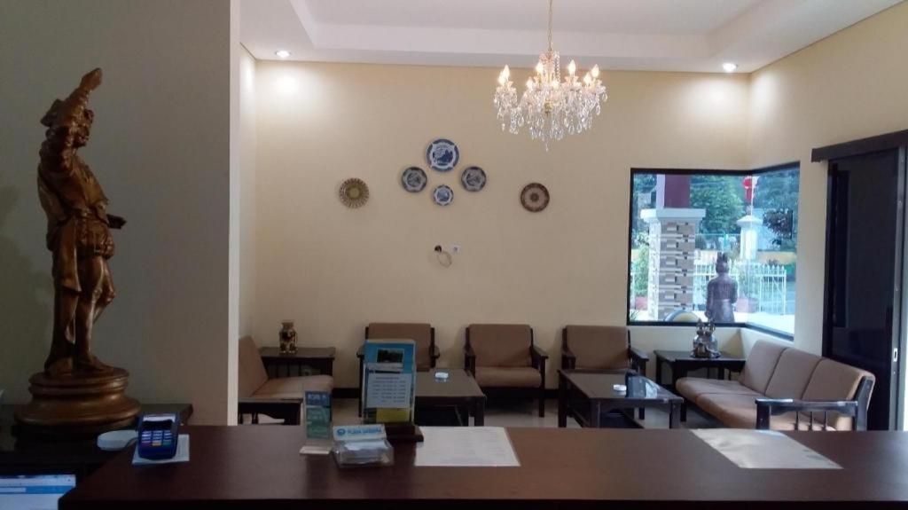 Komajaya Komaratih Hotel Тавангмангу Экстерьер фото
