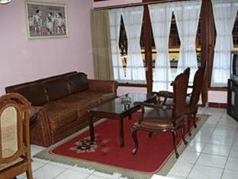 Komajaya Komaratih Hotel Тавангмангу Экстерьер фото